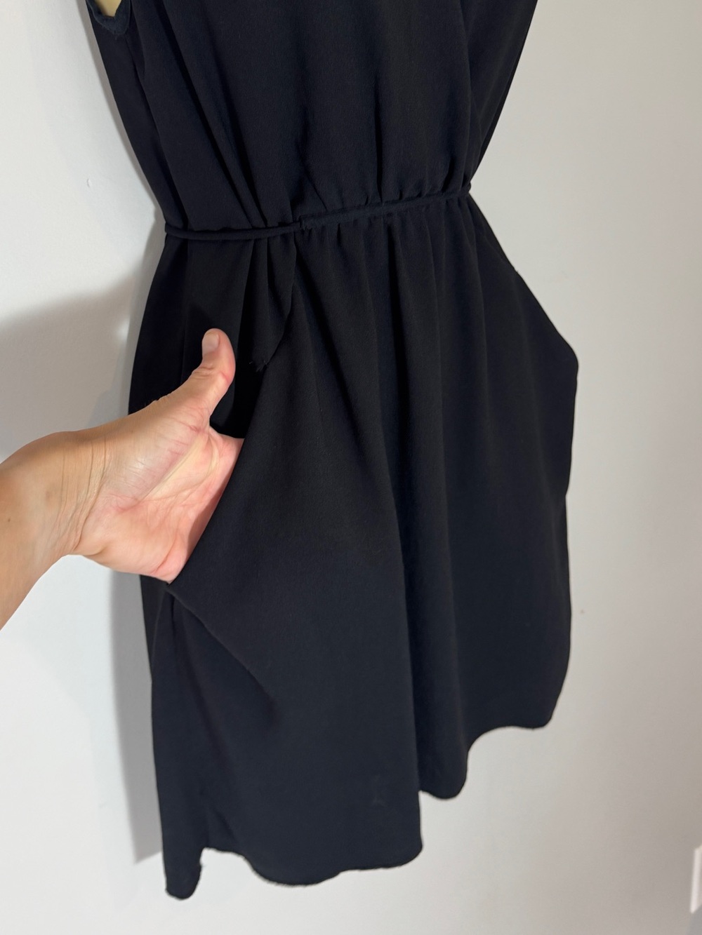 Aritzia Wilfred Sabine Dress Black Cowl Neck Tie Waist Pocket Dress XS - Picture 7 of 9